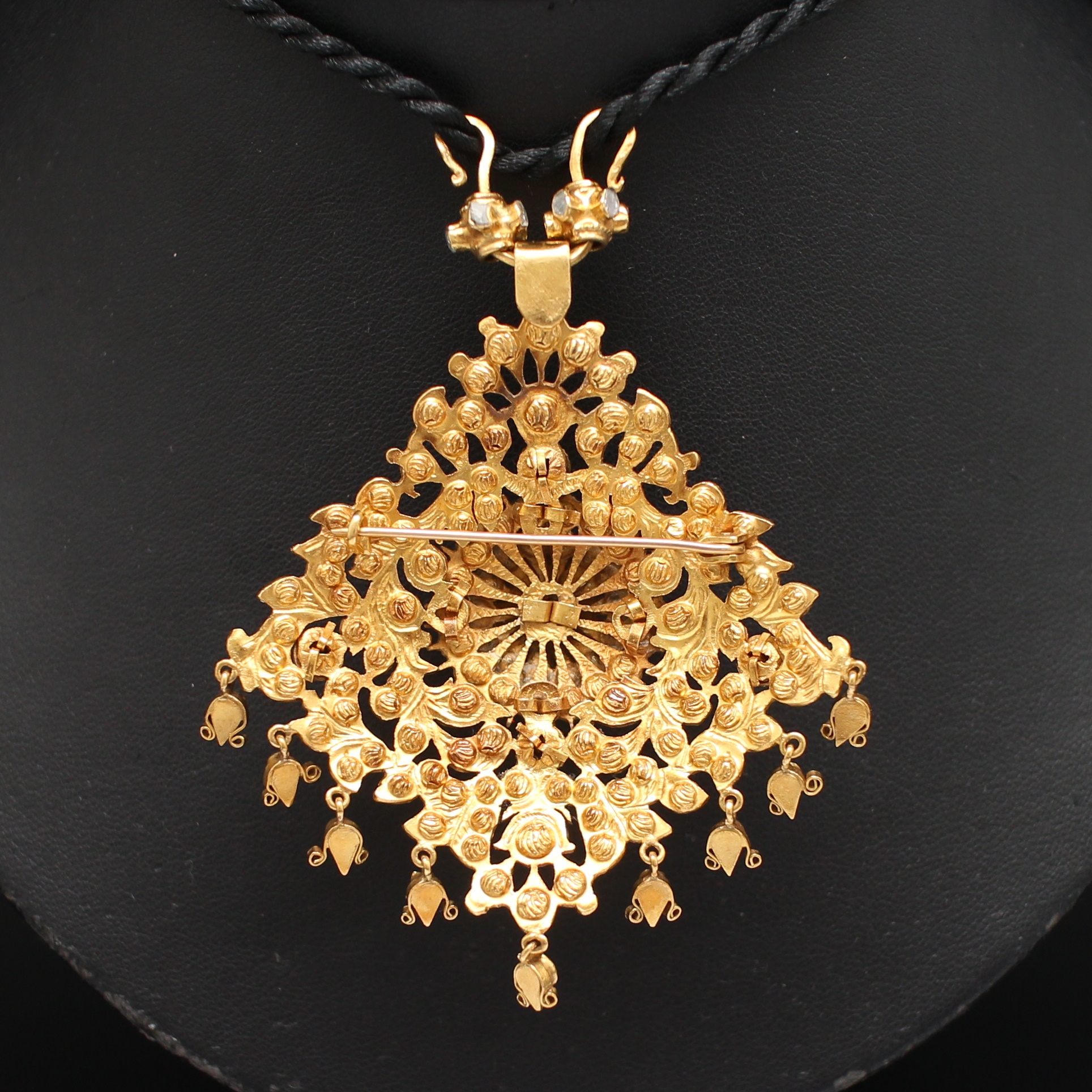 PD25081 จี้อุบะพร้อมเข็มกลัดสามสีตุ้งติ้ง ทับทิม มรกต เพชรซีก ทองแท้ 90% นน.รวม 43.9 กรัม งานสวยมากๆ