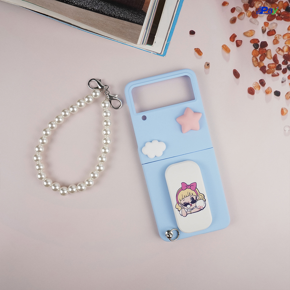เคสโทรศัพท์ Samsung แบบแข็ง ตั้งได้ พร้อมสร้อยไข่มุก คล้องมือ สำหรับ SS Z Flip4 5G / Z Flip3 5G