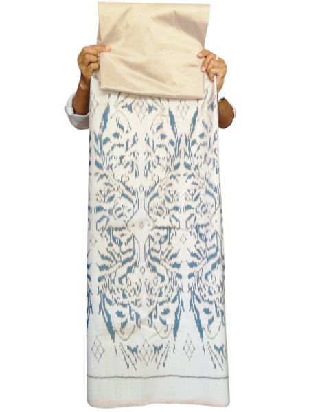 (ผ้าชุด)ผ้าไหมมัดหมี่ยกดอก 6ตะกอ (ผ้าลาย 2เมตร+สีพื้น 2เมตร) สีครีม รหัส L8A-NY0616662