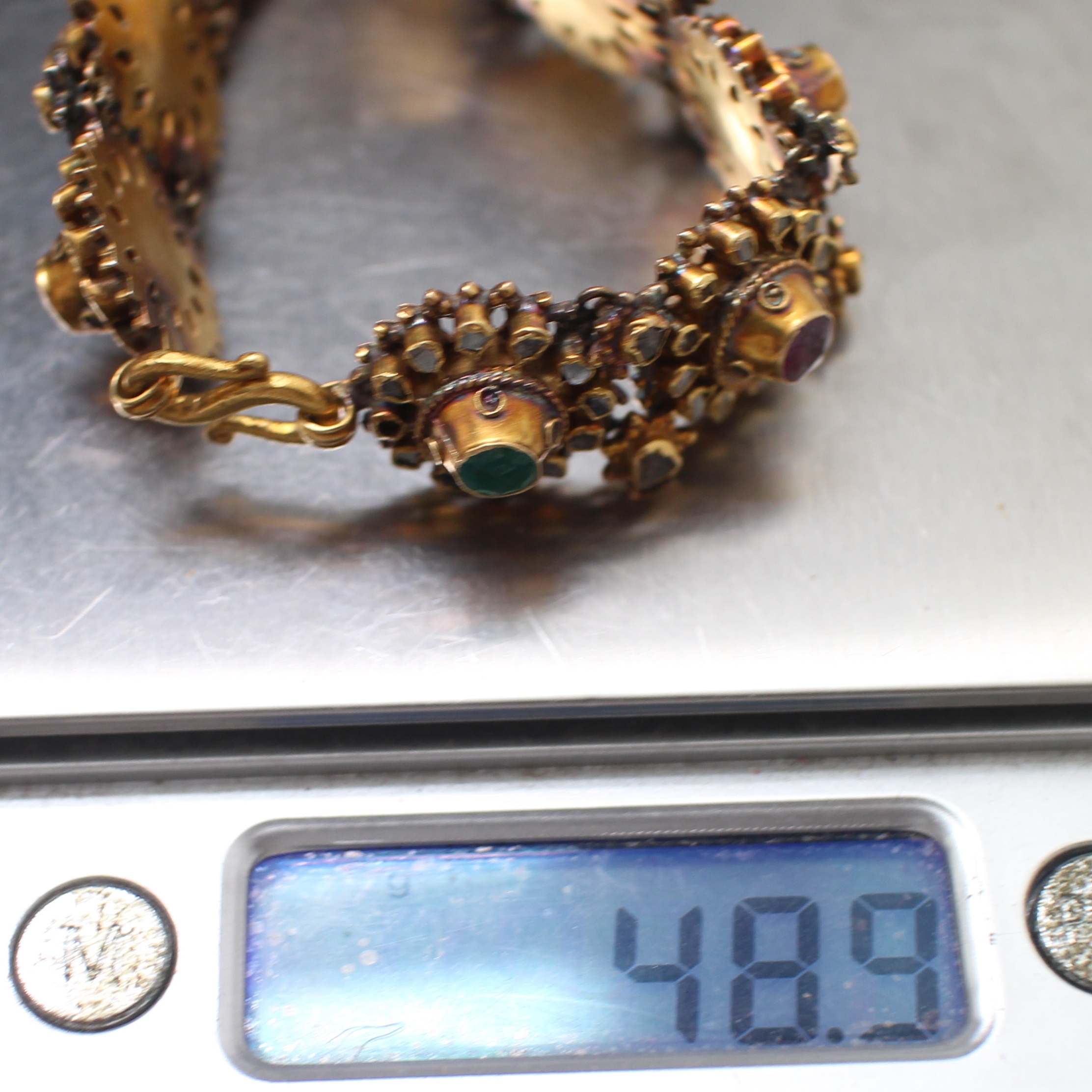 BL25104 สร้อยข้อมือพลอยสามสี ทับทิม มรกต เพชรซีก ทองแท้ 90% นน.รวม 48.9 กรัม ยาว 19 ซม.