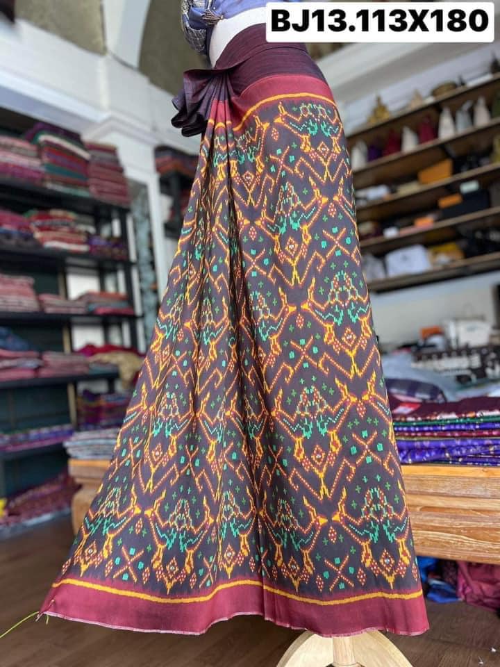 ซิ่น พระตะบอง ไหมบ้านสาวมือ ย้อมสีธรรมชาติ ขนาด 113x180ซม สีน้ำตาล รหัส N9-SIL-BJ13