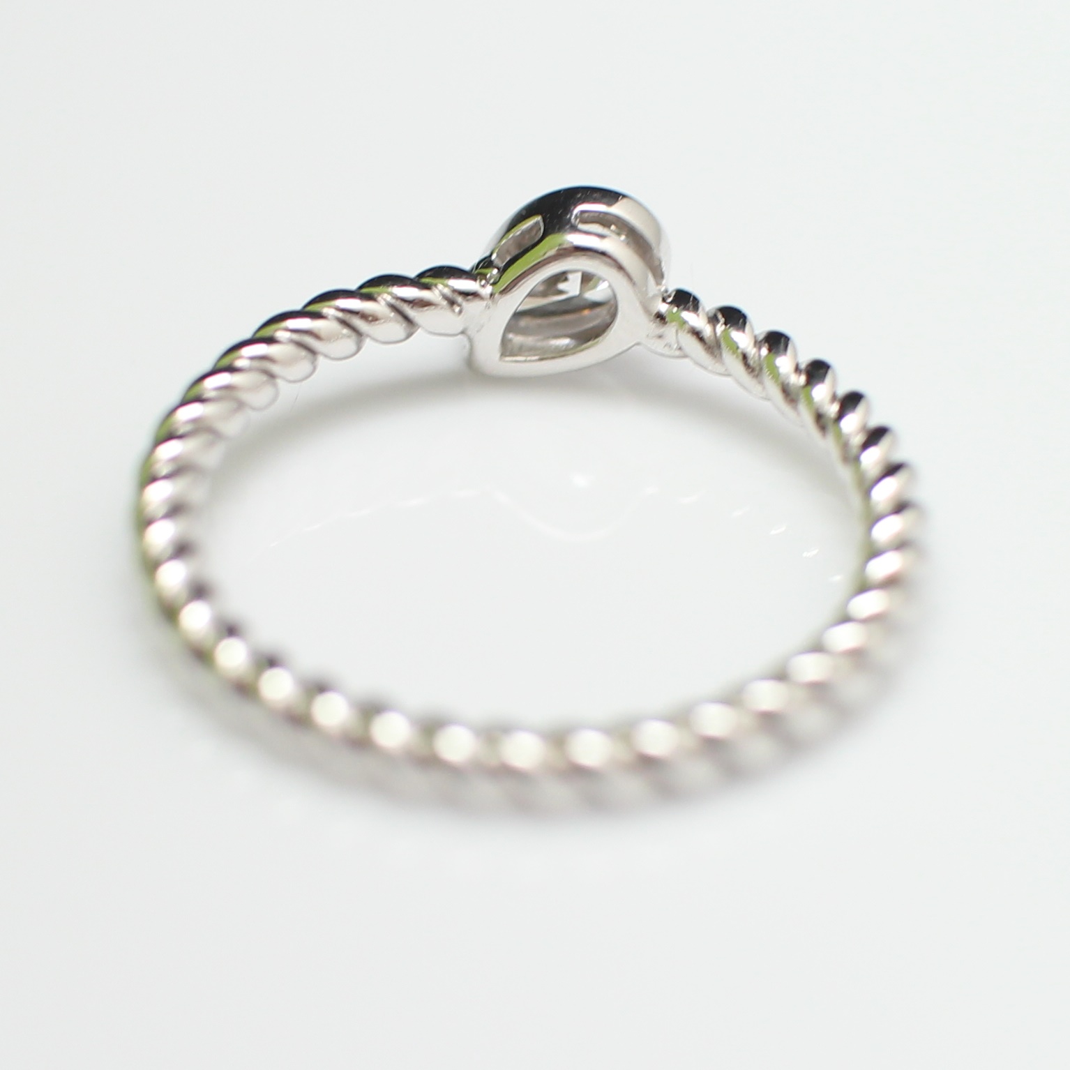 RG250207 แหวนเพชรหยดน้ำเม็ดเดี่ยว เพชรแท้ 0.30 กะรัต ทองแท้ 18k นน.รวม 2.1 กรัม ขนาดแหวน 52