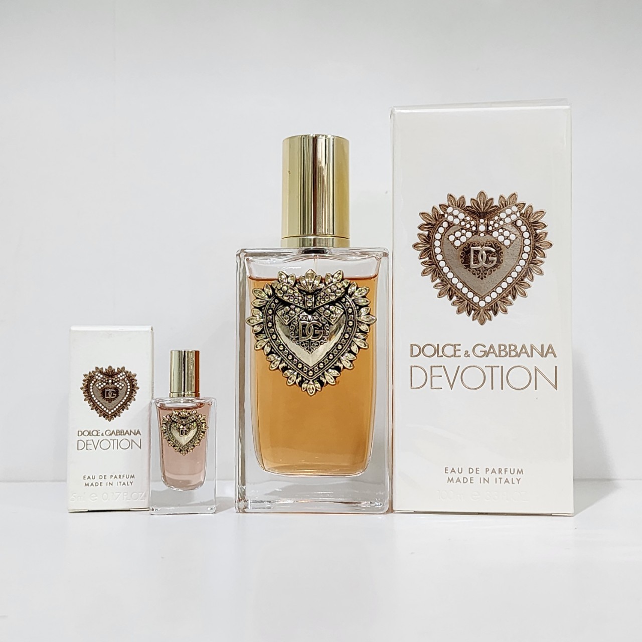 น้ำหอมจิ๋วมินิ Dolce & Gabbana Devotion EDP 5ml แบบแต้มมีกล่อง ( Mini Perfume น้ำหอมขนาดพกพา) น้ำหอมจิ๋วมินิ ขวดน่ารัก ตั้งโชว์ก็สวย พกพาก็สะดวก หัวแต้มตามจุดชีพจร
