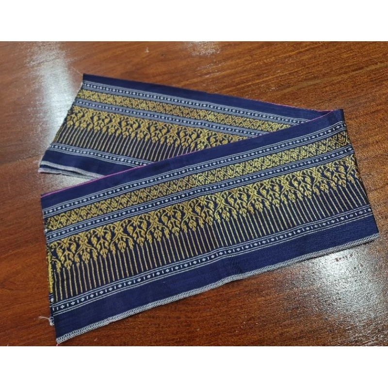 ตีนต่วยไหมแท้ทอมือยกดิ้นทอง ขนาด 7.5นิ้วx2เมตร สีน้ำเงิน รหัส WN-119-05076819