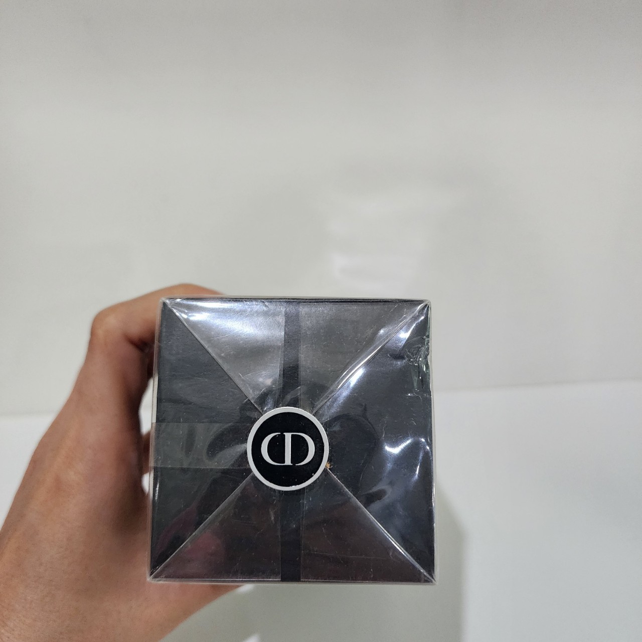 น้ำหอมแท้ Christian Dior Fahrenheit EDT 200ml กล่องซีลตูดหลุดกล่องไม่สวยบุบ ( รหัส 9L01 )