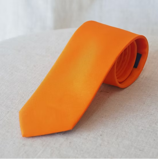 เนคไทผ้าไหมสีพื้น เนื้อเรียบ ขนาดกว้าง 7เซนติเมตร สีส้ม รหัส NA-CT-103222