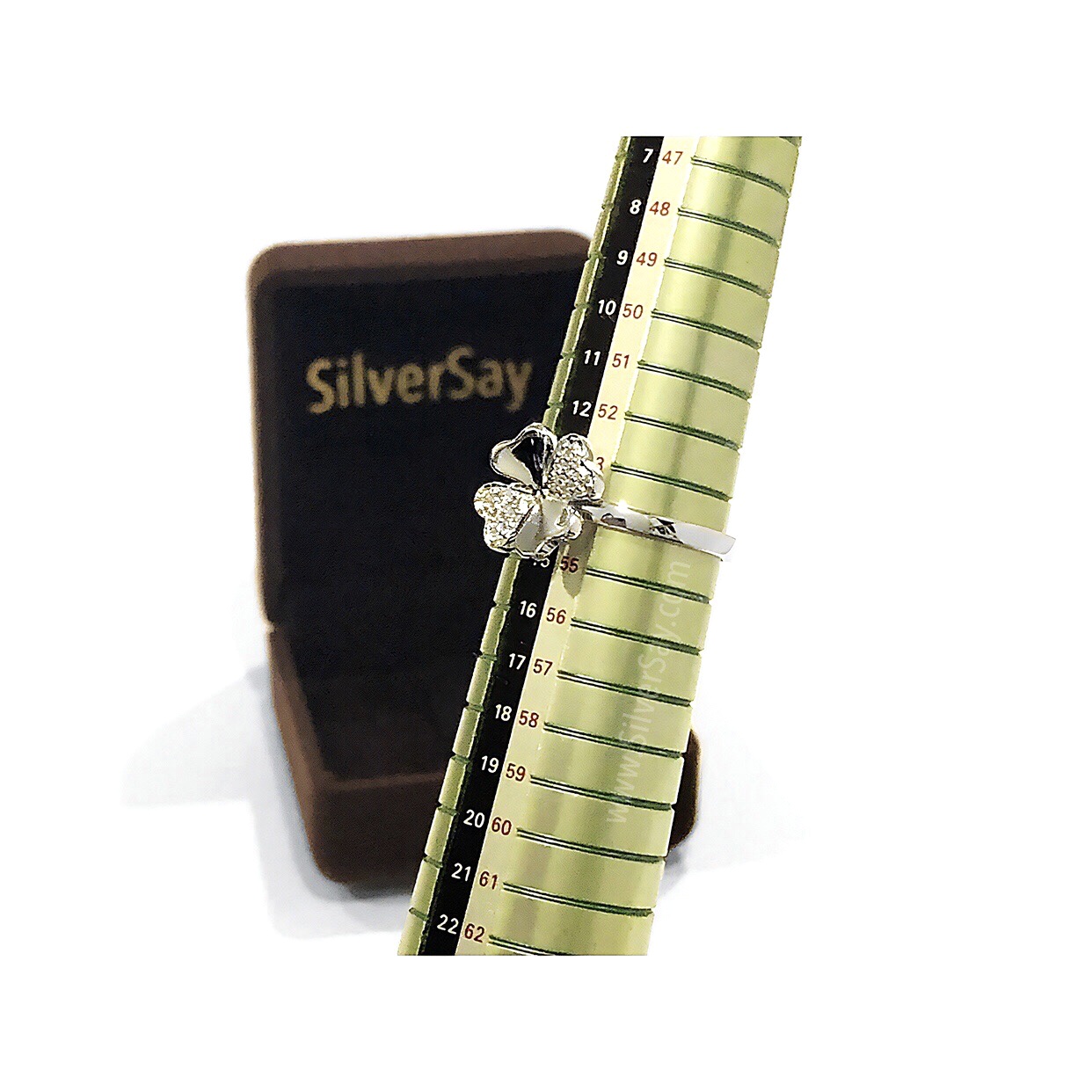 แหวนใบโคลเวอร์ Clover 4 ฝังเพชรสวิส/สลับเกลี้ยง