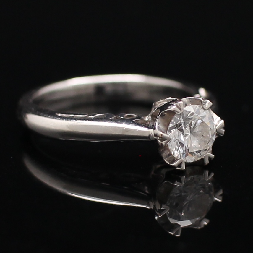 RG250080 แหวนเพชรชู 0.50 กะรัต มีเซอร์ GIA น้ำ E ,VS2 เพชรข้าง 0.02 กะรัต ทองแท้ 18k นน.รวม 3.5 กรัม ขนาดแหวน 46