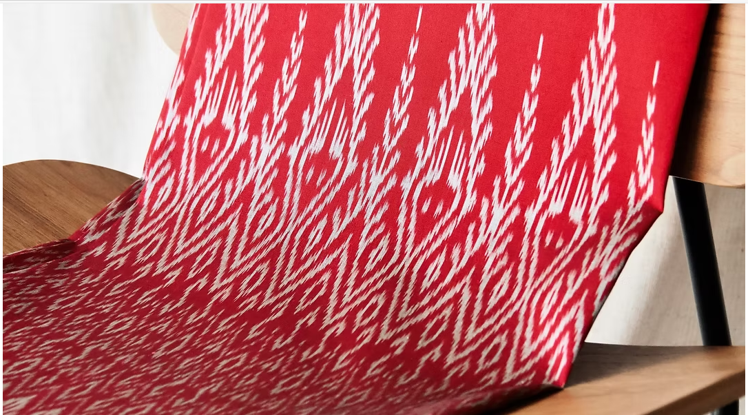 ซิ่น ผ้าไหมมัดหมี่ ไหมแท้ สีแดง เลือกตามขนาด รหัส CISP-CT-103210