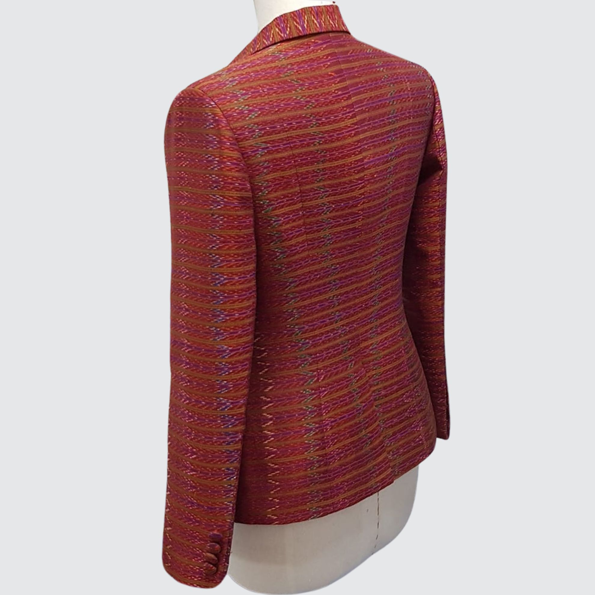 สูทหญิงแขนยาว ตัดเย็บจากผ้าไหมมัดหมี่ลายโฮล ไหมแท้ 100% | ตัดเย็บตามรูปร่าง | เลือกผ้า ส่งไซส์ได้