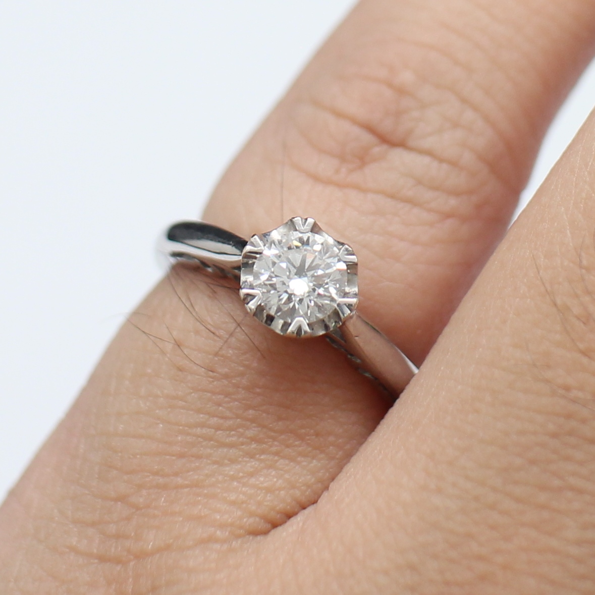 RG250080 แหวนเพชรชู 0.50 กะรัต มีเซอร์ GIA น้ำ E ,VS2 เพชรข้าง 0.02 กะรัต ทองแท้ 18k นน.รวม 3.5 กรัม ขนาดแหวน 46