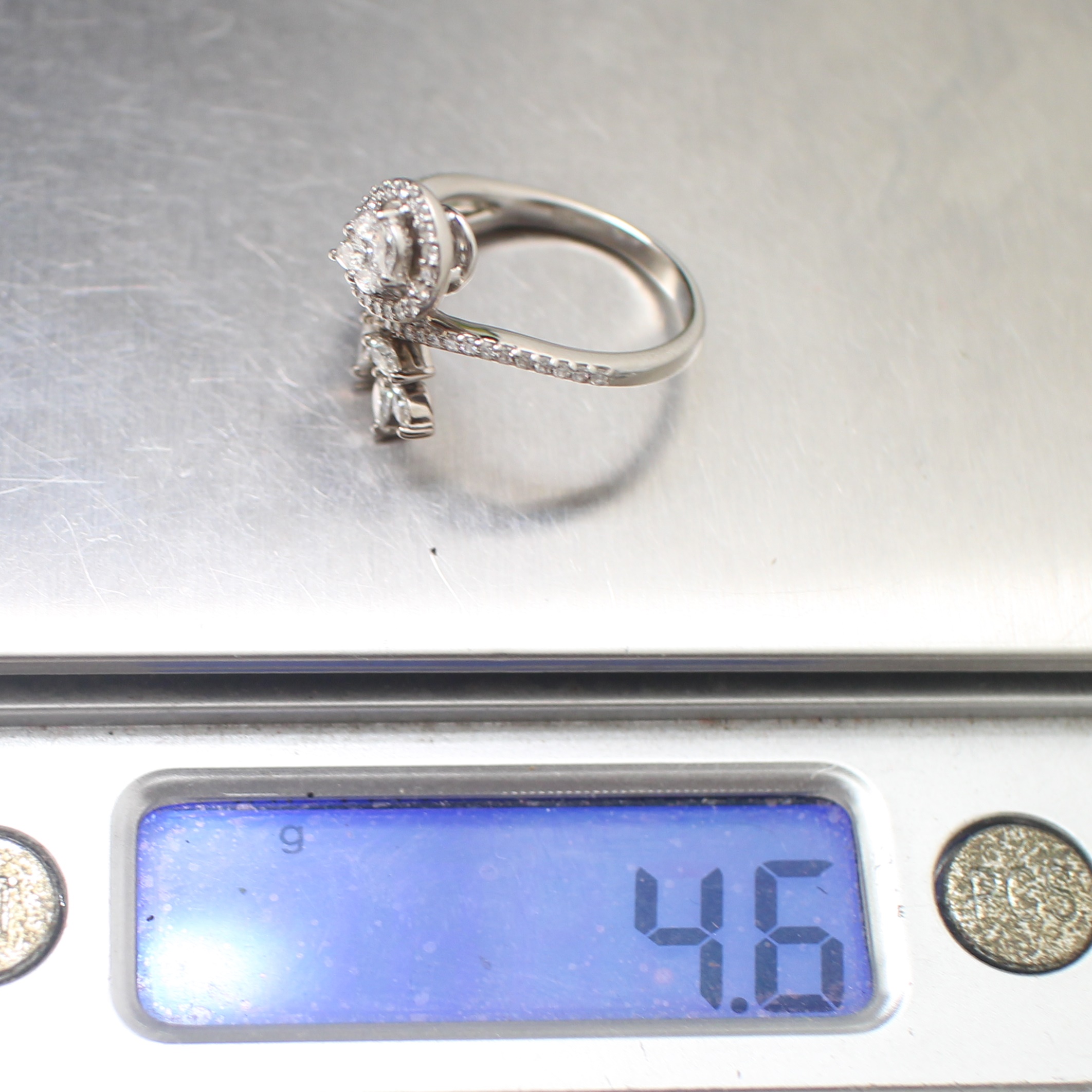 RG250269 แหวนเพชรกระจุกไขว้ Jubilee เพชรแท้ 0.71 กะรัต ทองแท้ 18k นน.รวม 4.6 กรัม ขนาดแหวน 52