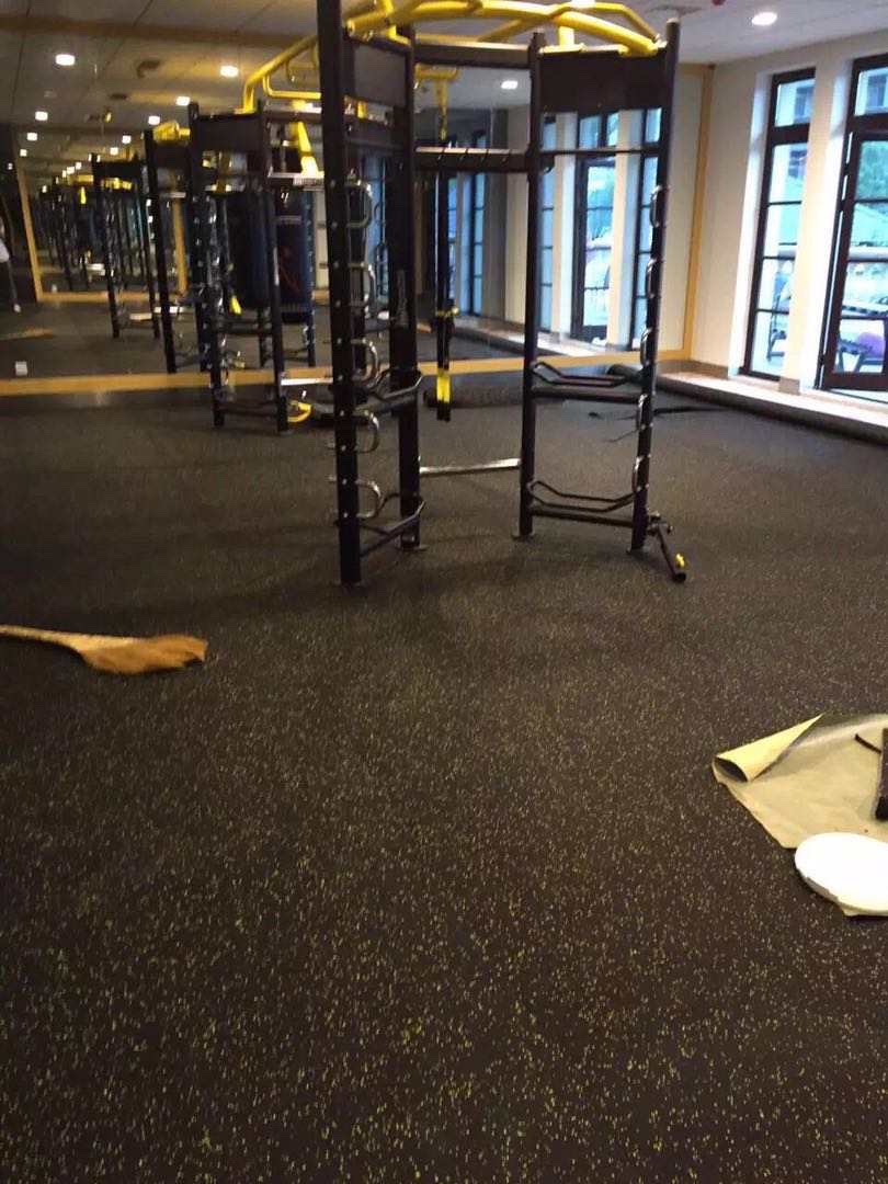 พื้นฟิตเนสแผ่นยาง EPDM แบบม้วน