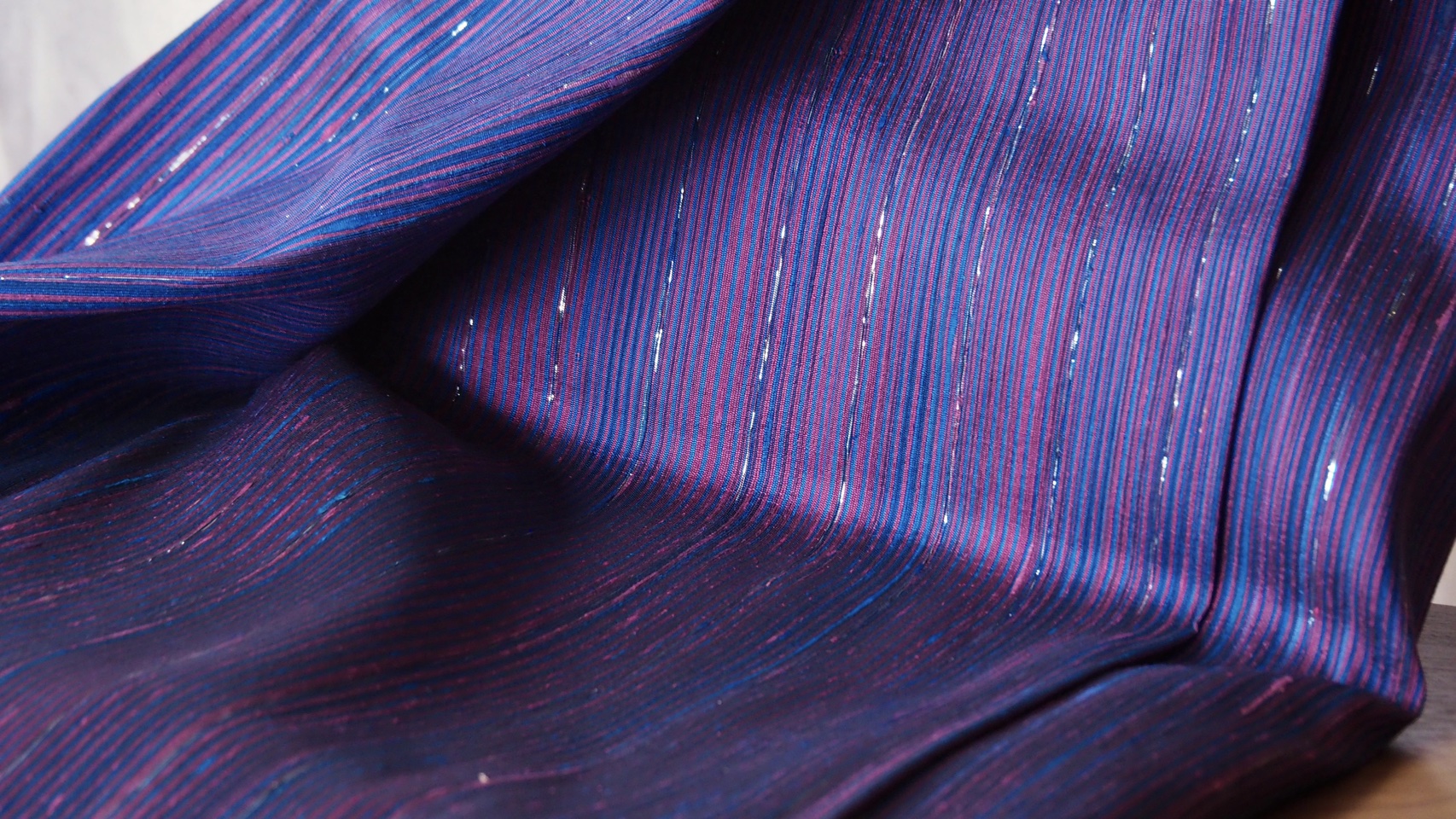 ผ้าไหม ลายริ้ว ไหมแท้ multicolor สีน้ำเงินอมม่วง ขายตามความยาวหลา รหัส MC-CT-100679