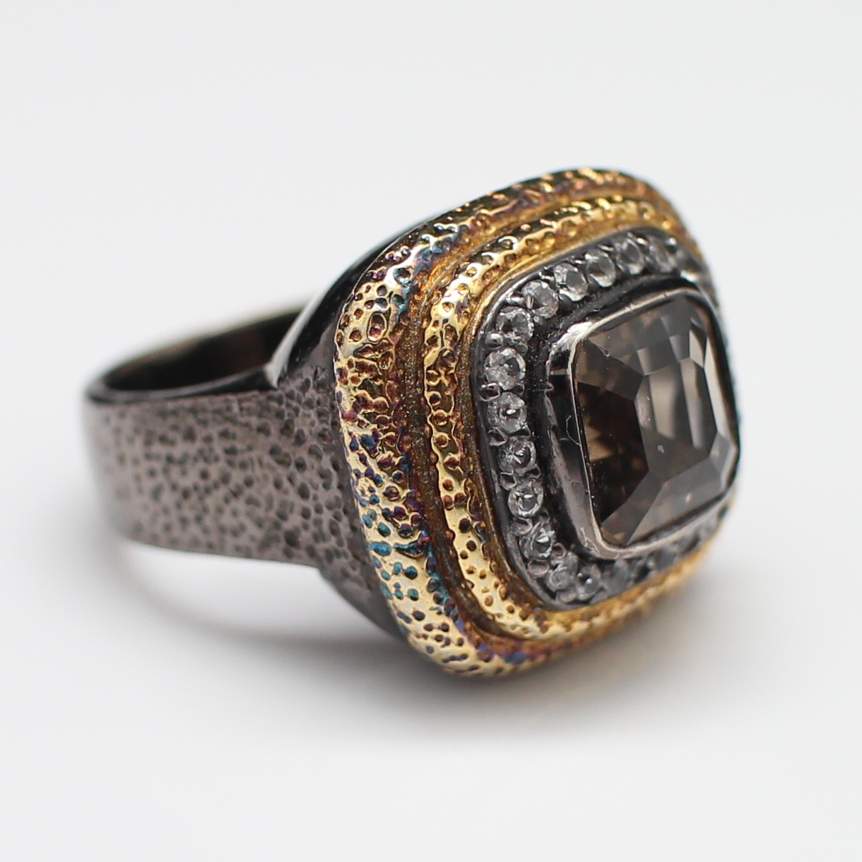 SI343 แหวนสโมกกี้โทปาสล้อมพลอยขาว ตัวเรือนเงินแท้ 92.5% นน.รวม 15.29 กรัม ขนาดแหวน 55