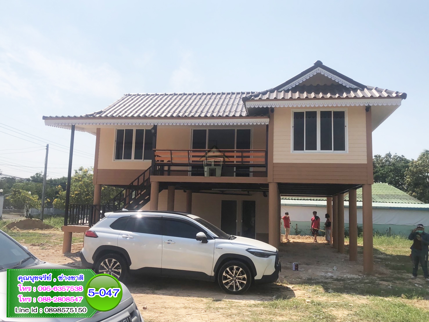 5-047 - บ้านน็อคดาวน์สองชั้นสีน้ำตาล - หลังใหญ่ - ทรงจั่ว