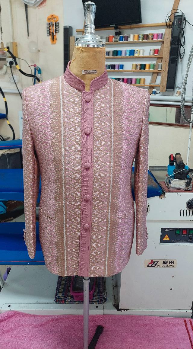 แบบตัด สูทพระราชทานชาย ผ้าไหม (ไม่รวมผ้า) chobmai x ARW รหัส CUT-ARW-0519671