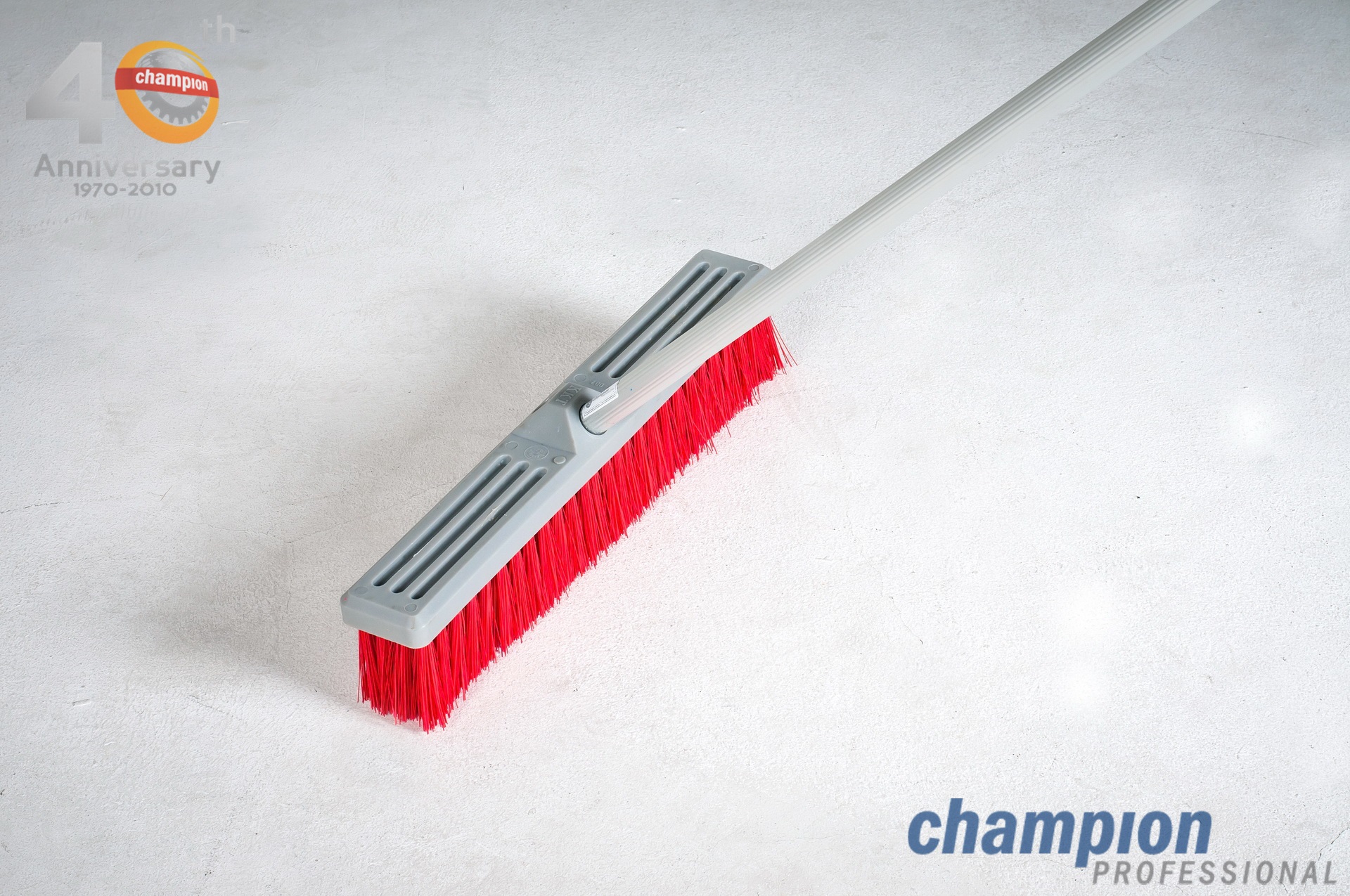 แปรงปัดพื้น/พรม CHAMPION