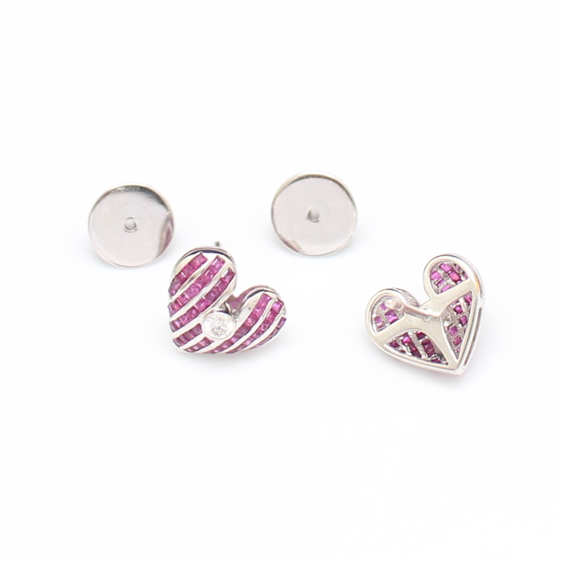 ER25182 ต่างหูทับทิมหัวใจ ประดับเพชรแท้ 2 เม็ด 0.20 กะรัต ทองแท้ 18k นน.รวม 5.1 กรัม