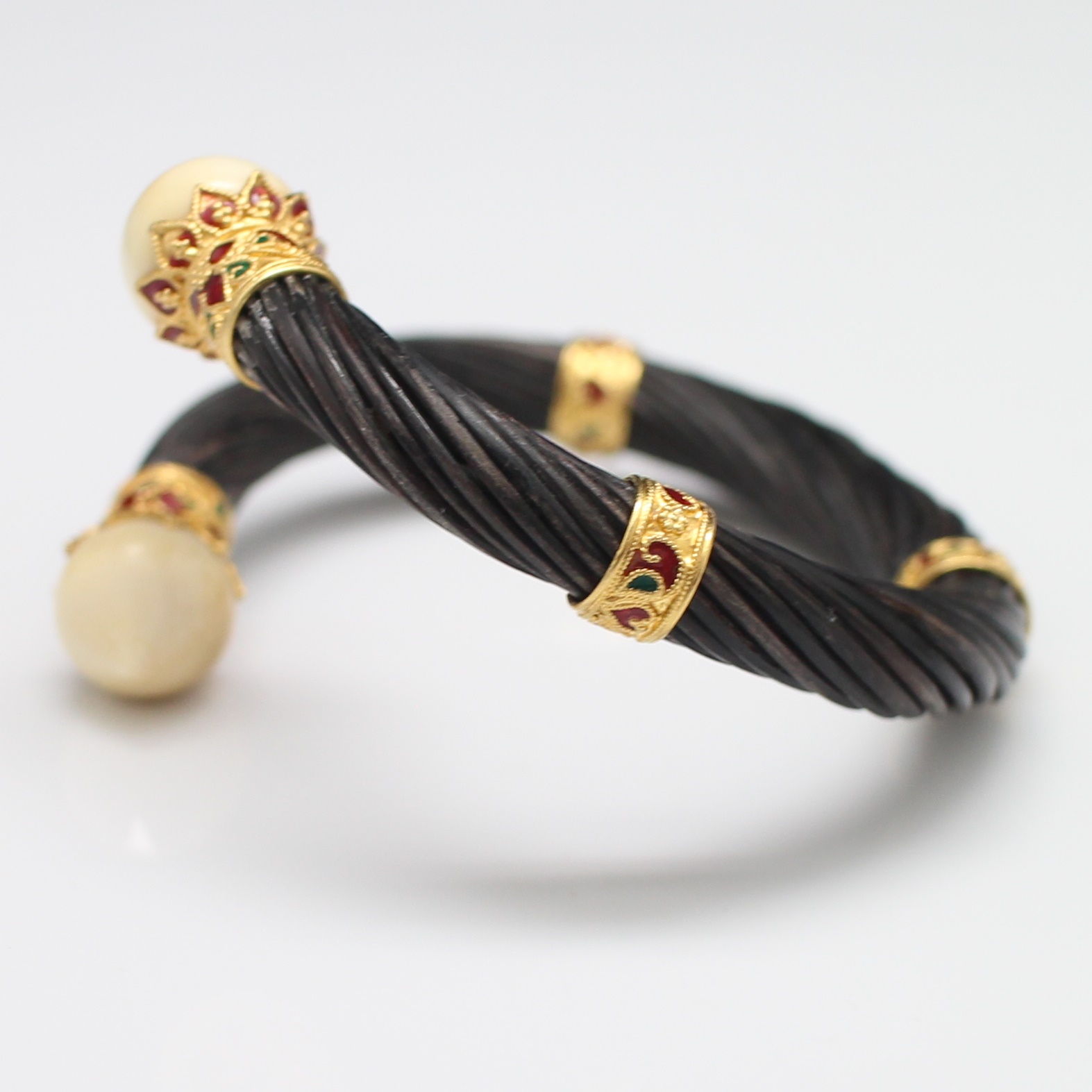 BL25031 กำไลหัวบัวหางช้างแต่งทองลงยา ทองแท้ 90% นน.รวม 32.2 กรัม เส้นผ่านศุนย์กลาง 5.8 ซม. ปรับขนาดได้