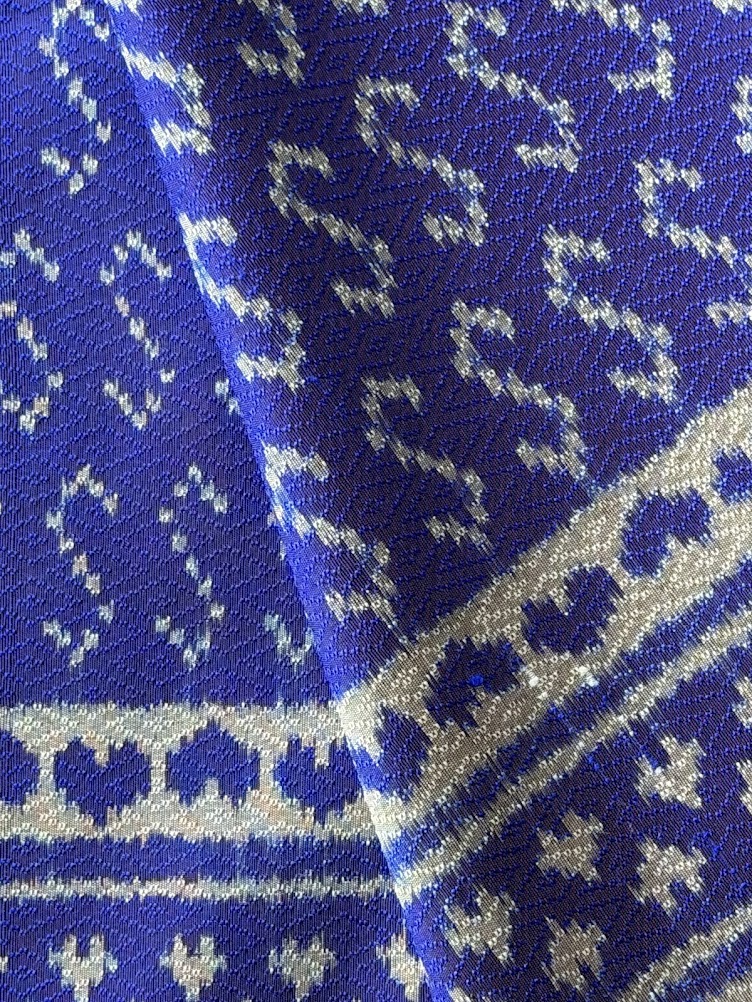 ซิ่น ผ้าไหมมัดหมี่ ทอยกดอก 6ตะกอ ขนาด 1x2 เมตร ลายขอพระราชทาน สีน้ำเงิน รหัส PCS-NY-11226816