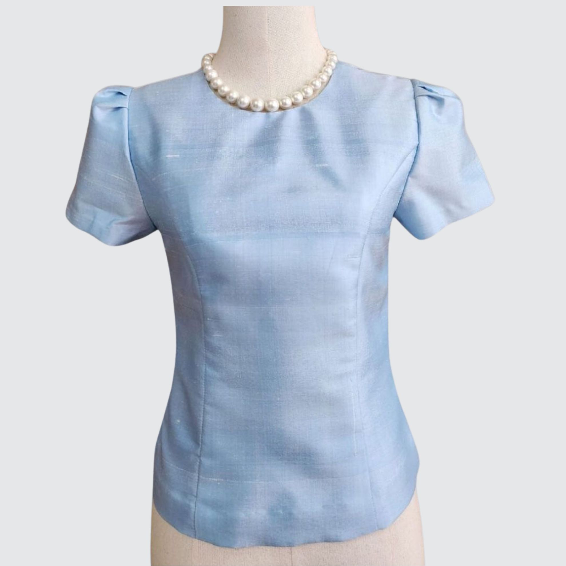 เสื้อเเขนสั้น ตัดเย็บจากผ้าไหมสีพื้น เนื้อหยาบ ไหมแท้ 100% | ตัดเย็บตามรูปร่าง | เลือกผ้า ส่งไซส์ได้