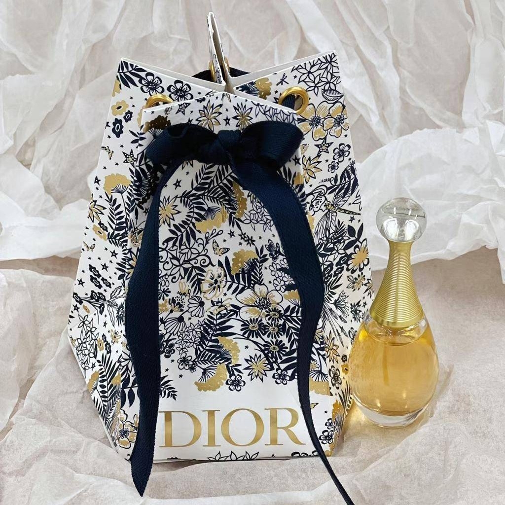 น้ำหอมจิ๋วมินิ Dior Jadore infinissime EDP 5ml แพคเกจ Limited แบบแต้มมีกล่อง ( Mini Perfume น้ำหอมขนาดพกพา) น้ำหอมจิ๋วมินิ ขวดน่ารัก ตั้งโชว์ก็สวย พกพาก็สะดวก หัวแต้มตามจุดชีพจร