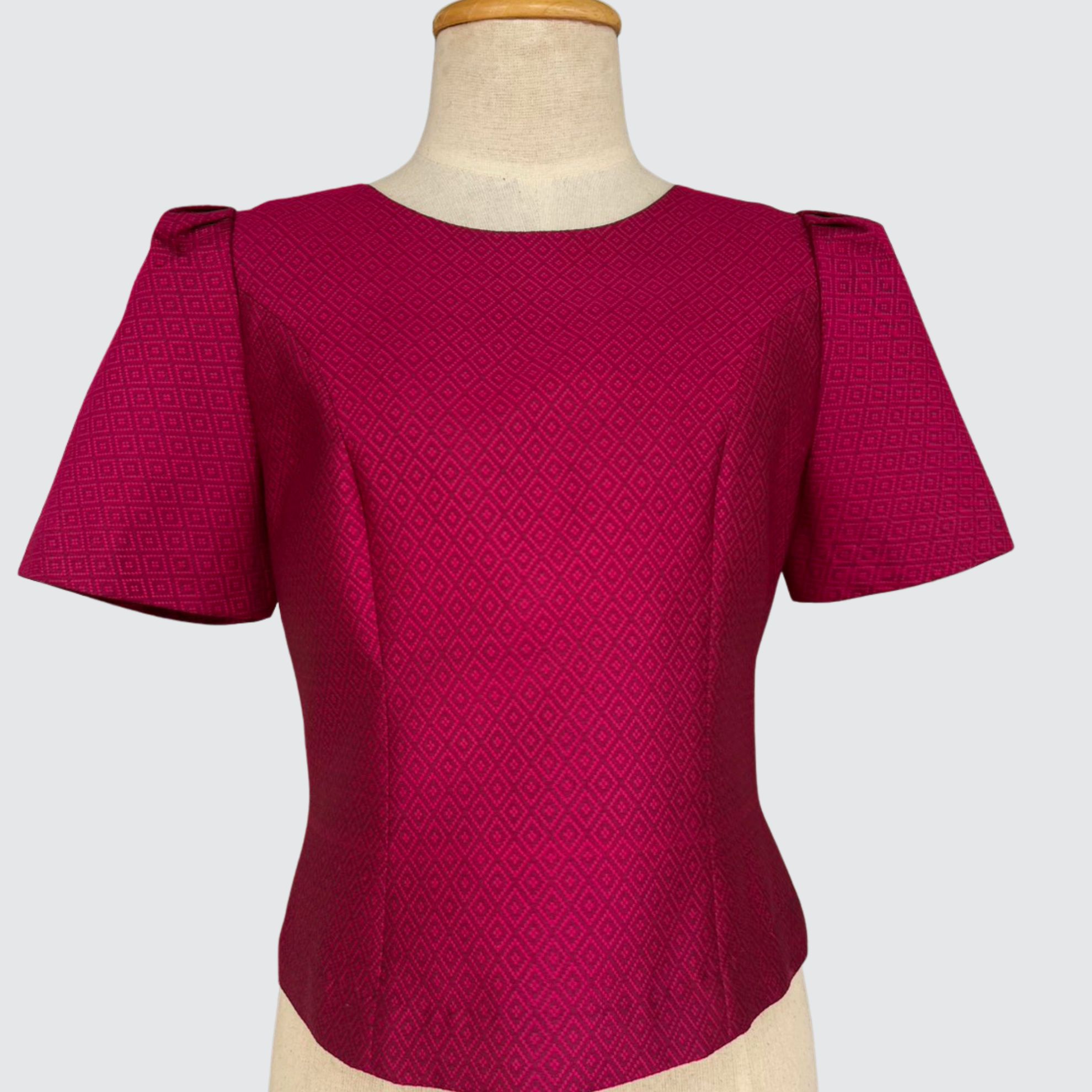 เสื้อสตรี สีพื้น เนื้อยกดอก ไหมแท้ 100% | เลือกไซส์ | เลือกสีได้โดยแจ้งรหัสผ้าที่หมายเหตุ รหัส WD-PTS-1009685