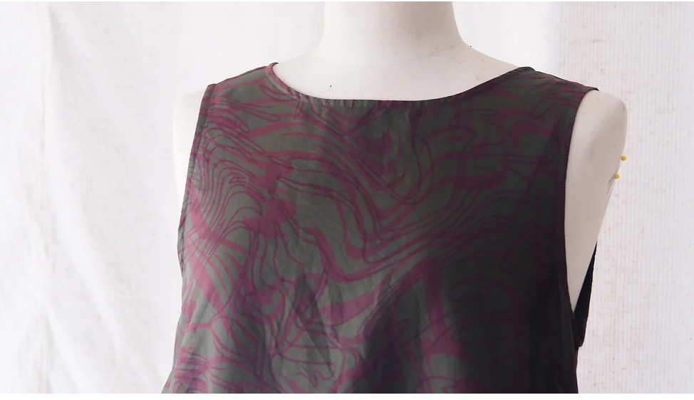 ชุดผ้าไหมตัดสำเร็จ เสื้อตัวยาว รอบอก 35 นิ้ว เฉดสีม่วงเปลือกมังคุด รหัส WR-SKU102156