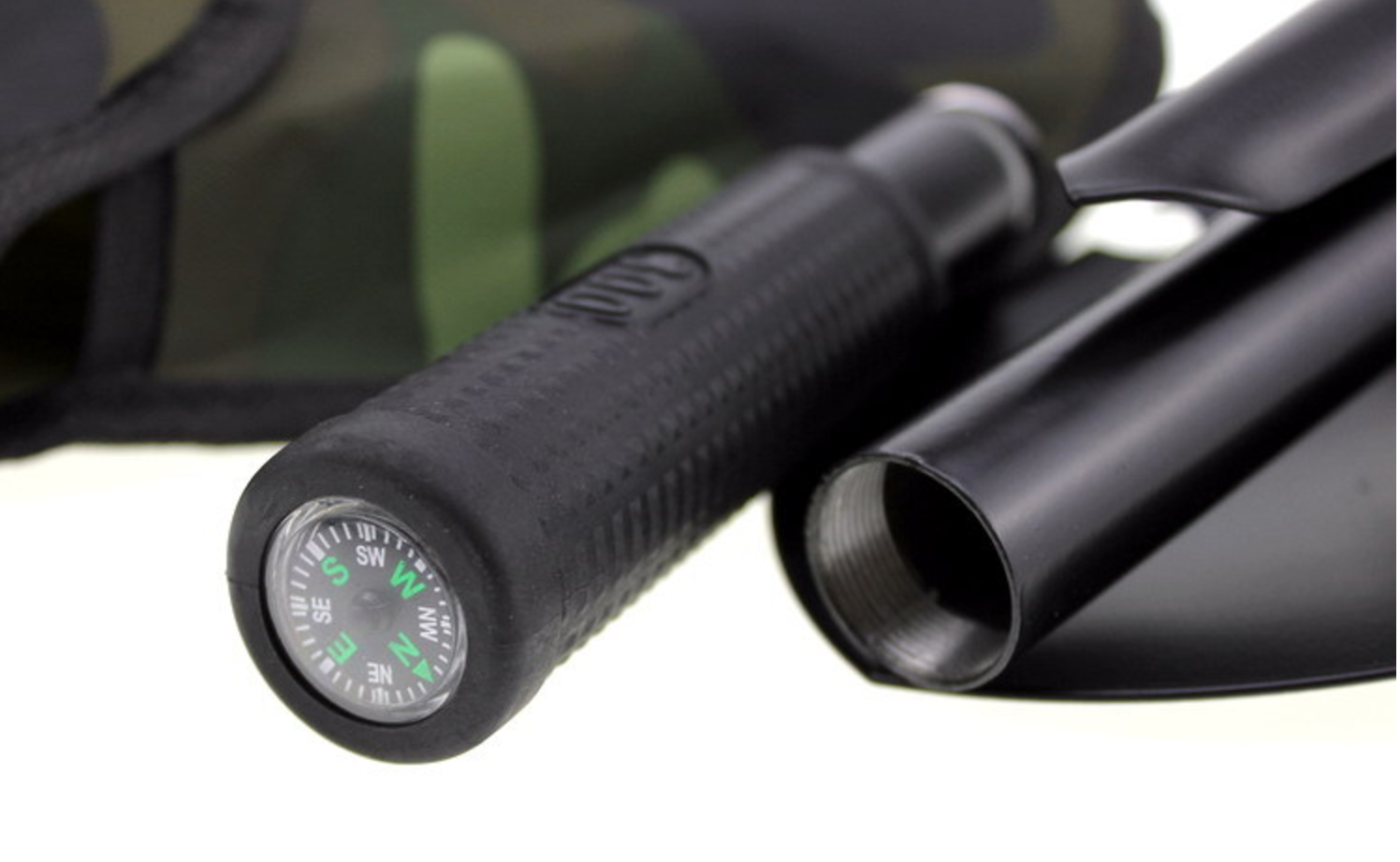 พลั่วสนาม