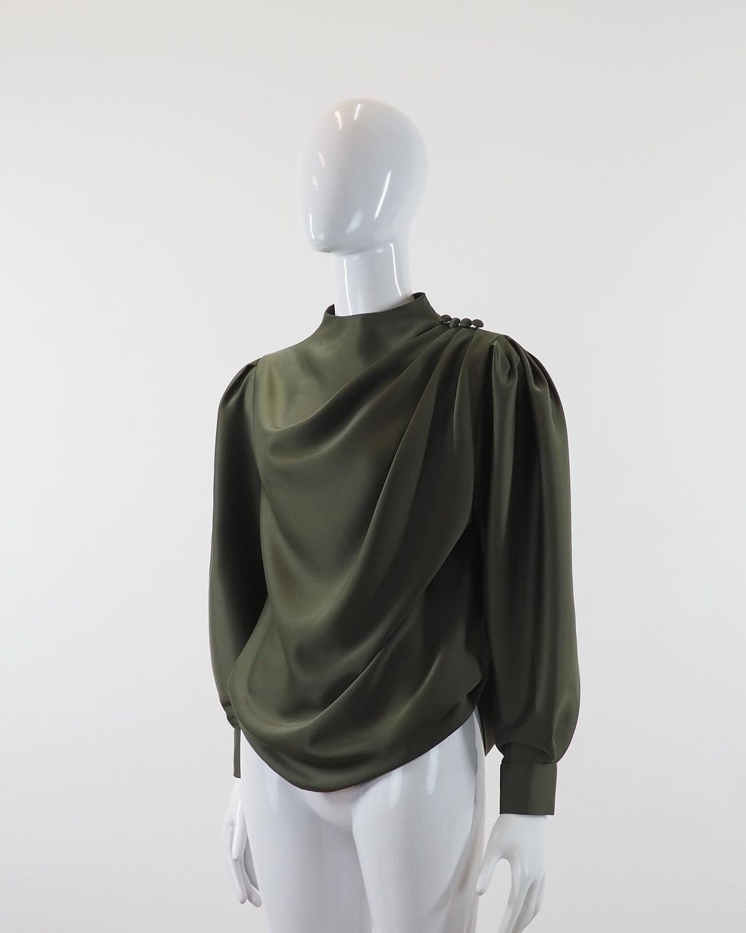 แบบตัด เสื้อผ้าไหม (ไม่รวมผ้า) ตามแบบ รหัส CUT-51-03246711