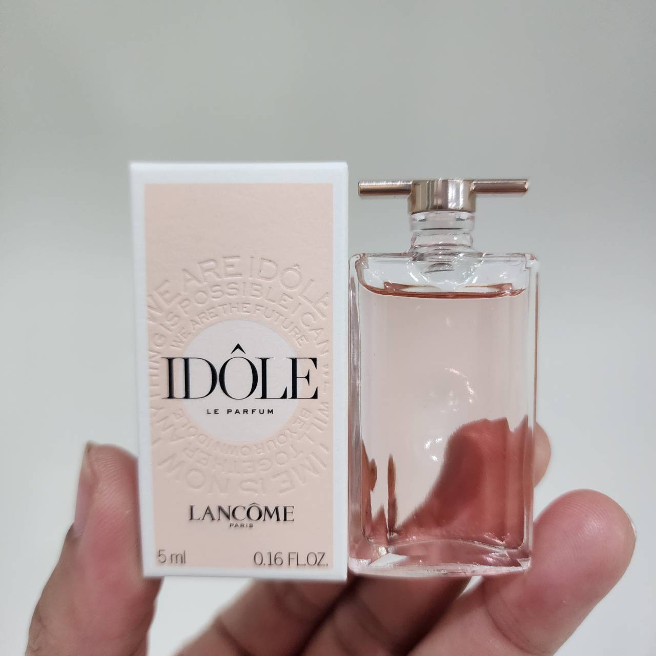 น้ำหอมจิ๋วมินิ Lancome Idole Le Parfum 5ml แบบแต้มมีกล่อง ( Mini Perfume น้ำหอมขนาดพกพา) น้ำหอมจิ๋วมินิ ขวดน่ารัก ตั้งโชว์ก็สวย พกพาก็สะดวก หัวแต้มตามจุดชีพจร