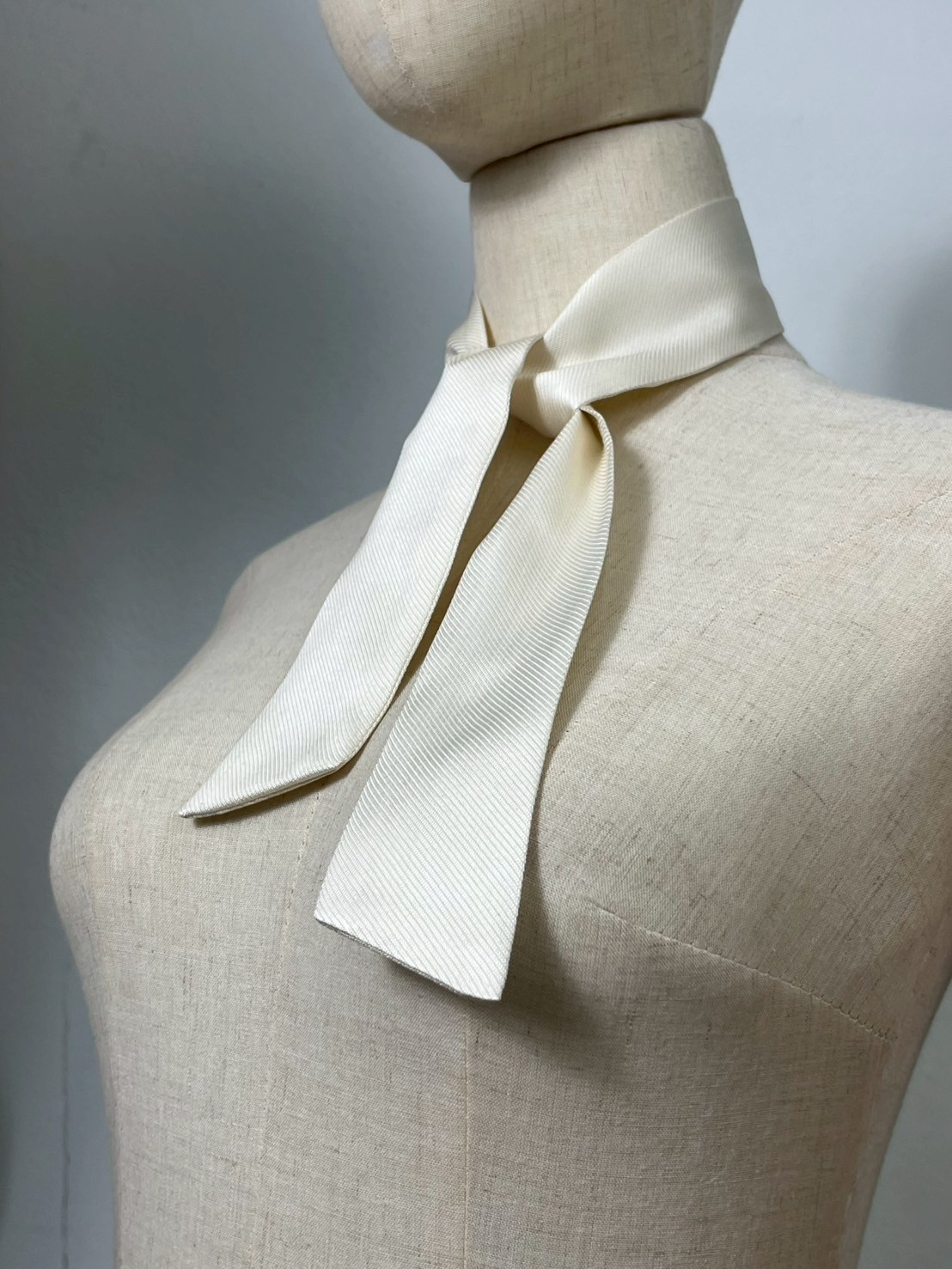 ไทริ้บบิ้น ผ้าไหมลายริ้ว 4ตะกอ ขนาด 5 x 86.5 cm (ผลิตขั้นต่ำ 8 เส้น)