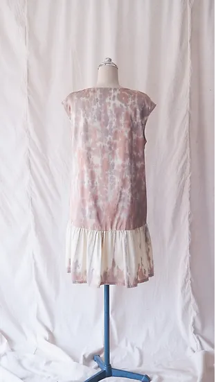 ชุดผ้าไหมตัดสำเร็จ เสื้อตัวยาว รอบอก 38 นิ้ว เฉดสีน้ำตาล รหัส WR-SKU102151