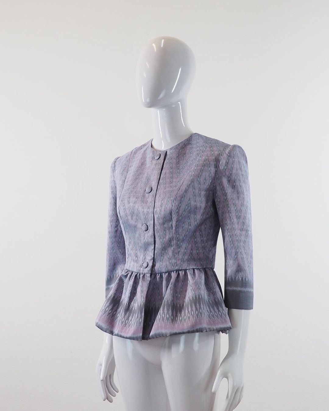 แบบตัด เสื้อผ้าไหม (ไม่รวมผ้า) ตามแบบ รหัส CUT-51-03246715