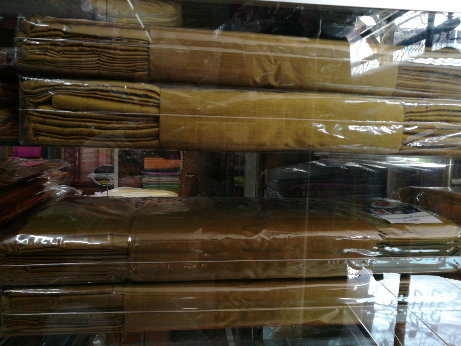 ผ้าไตรไหมแท้ เนื้อเรียบ สำหรับพระภิกษุสงฆ์ เลือกตาม เฉดสี และ ขนาดของผ้าไตร รหัส NY-PT0318662