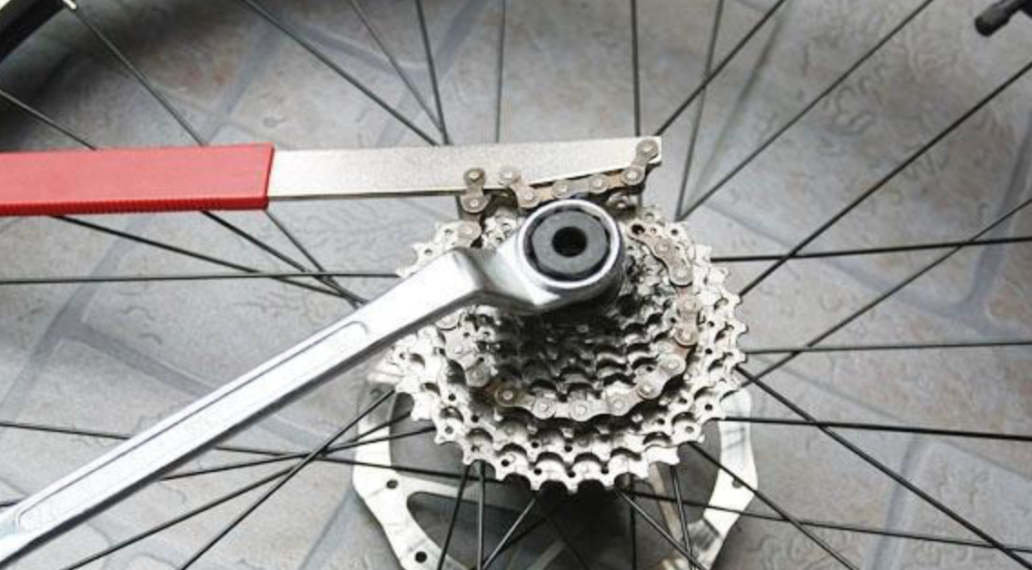 ตัวถอดเฟืองท้าย แบบเกลียว