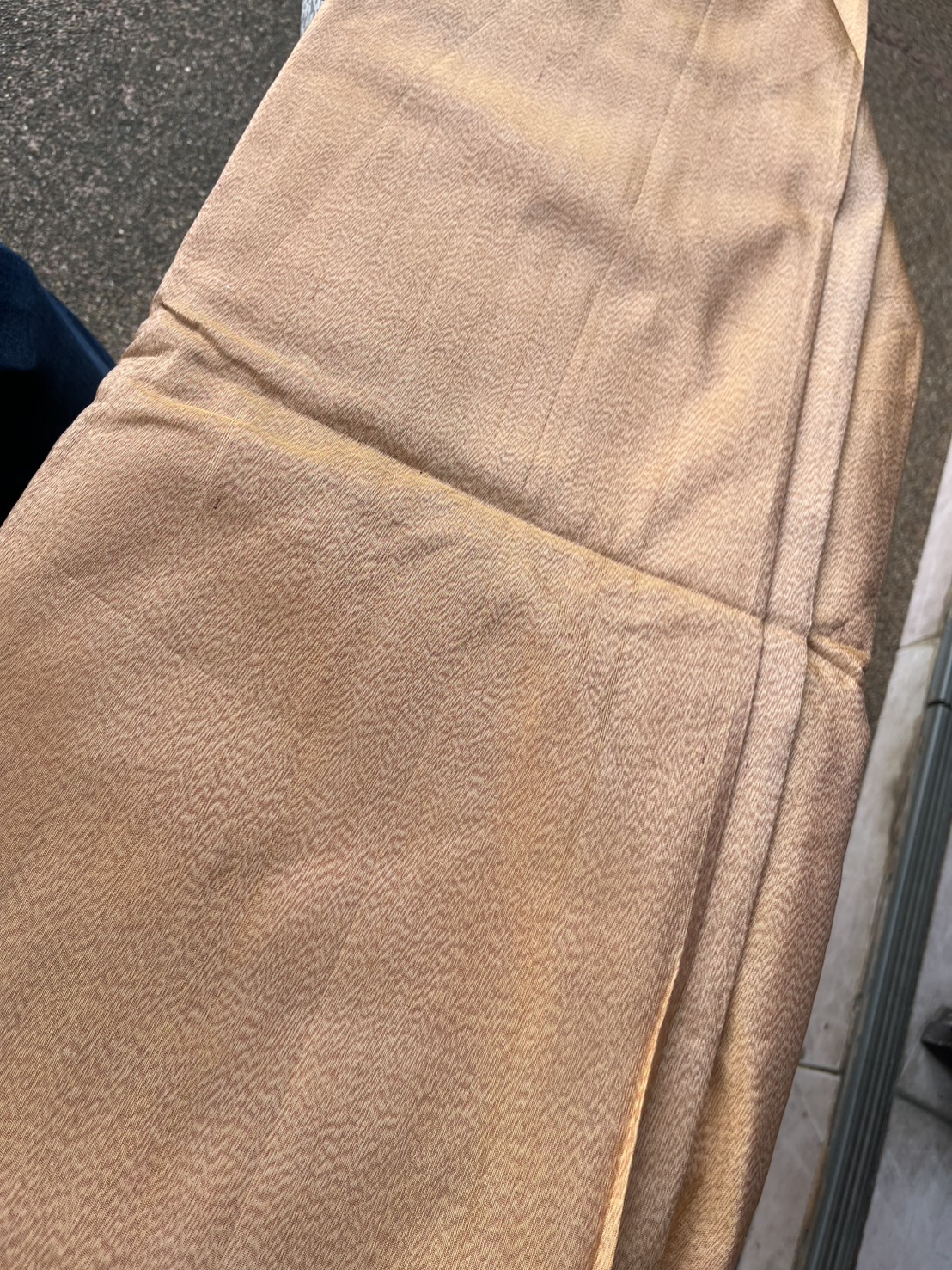 ผ้าไหมหางกระรอก ไหมบ้าน เนื้อหนา สีส้มโอรสอ่อน ตัดขายตามความยาวเมตร รหัส R1N-NY-0327684