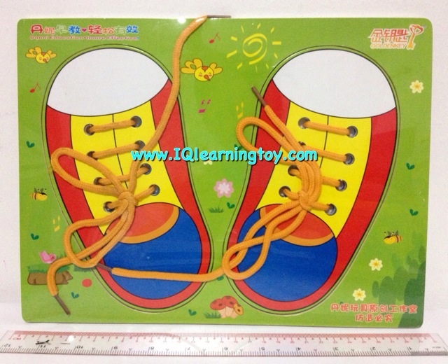 ของเล่นไม้ - เกมส์ร้อยเชือกรองเท้า ฝึกพัฒนากล้ามเนื้อมัดเล็ก ให้มือสัมพันธ์กับสายตา ฝึกสมาธิให้เด็ก และฝึกการช่วยตัวเอง สนุก เพลิดเพลิน **จัดส่งฟรีค่ะ
