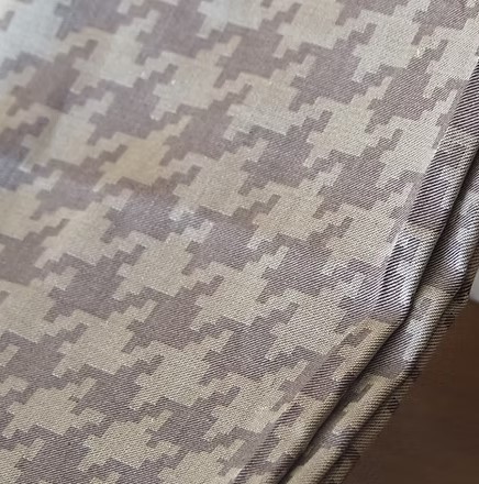 ผ้าไหมสปันซิลเกรด A+ ทอด้วยเครื่องอย่างประณีต หน้ากว้าง 148 ซม. สีครีม-สีน้ำตาล ตัดขายเป็นหลา รหัส CISP-CT-103143