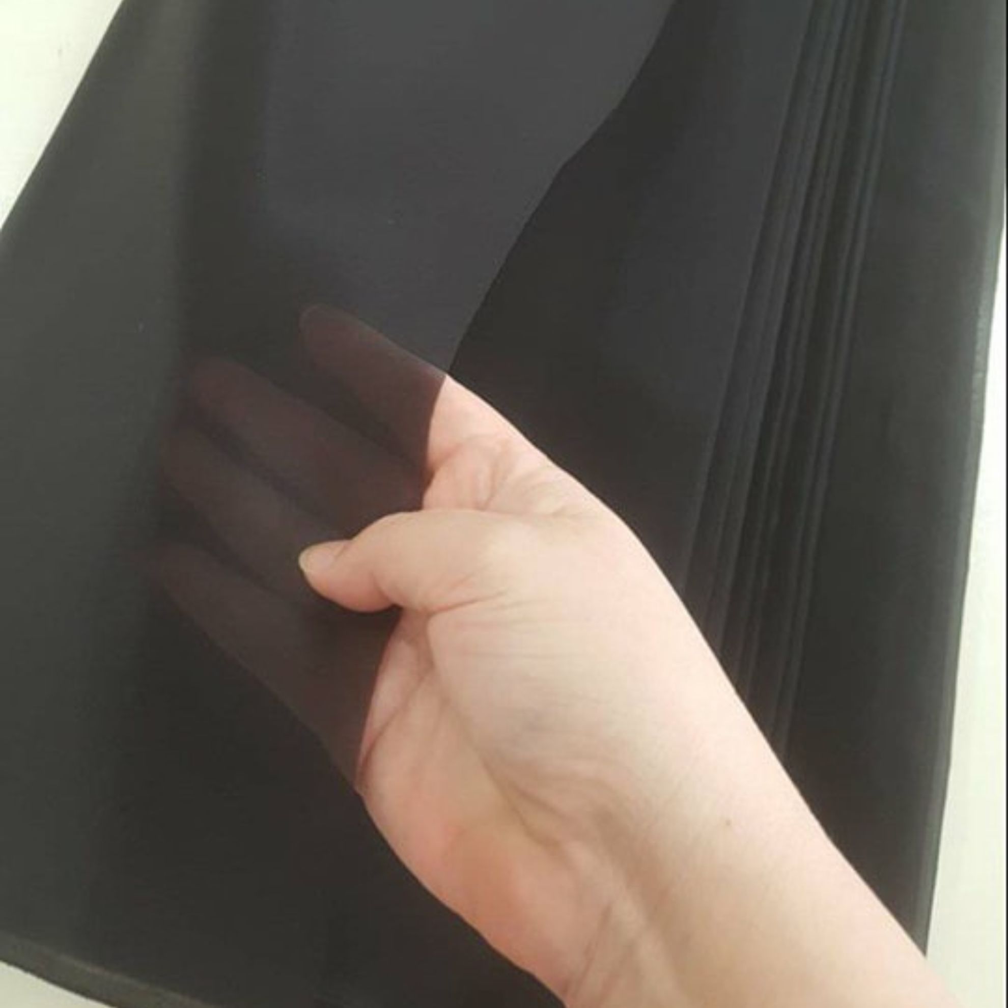 ผ้าไหมแก้ว ไหมแท้ 100% เนื้อโปร่งบางเบา สีดำ ตัดขายตามความยาวหลา รหัส C1-115-1