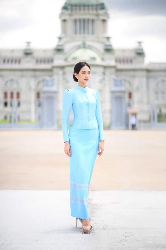 แบบตัดชุด แยกชิ้น เสื้อ+กระโปรง ชุดไทยจิตรลดา ผ้าไหม (ไม่รวมผ้า) รหัส CUT-ST002