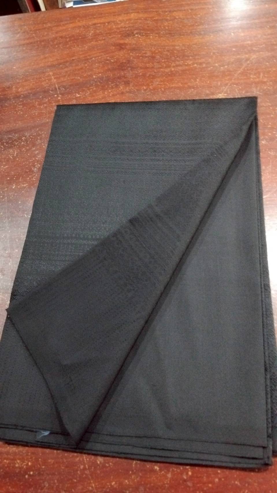 (ผ้าชุด)ไหมยกสุรินทร์ ขนาด 1x4เมตร (ลาย 2เมตร+สีพื้น 2เมตร) สีดำสนิท รหัส N10-NY-0311684