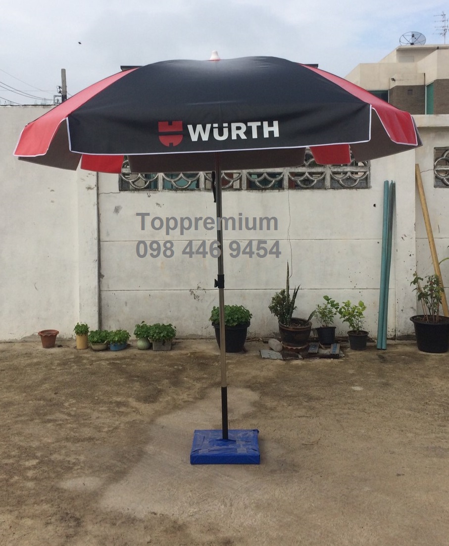 ร่มสนามขนาด 42 นิ้ว ทรงสี่เหลี่ยม ร่มสีดำสลับแดง ร่มงานสกรีนบล๊อก