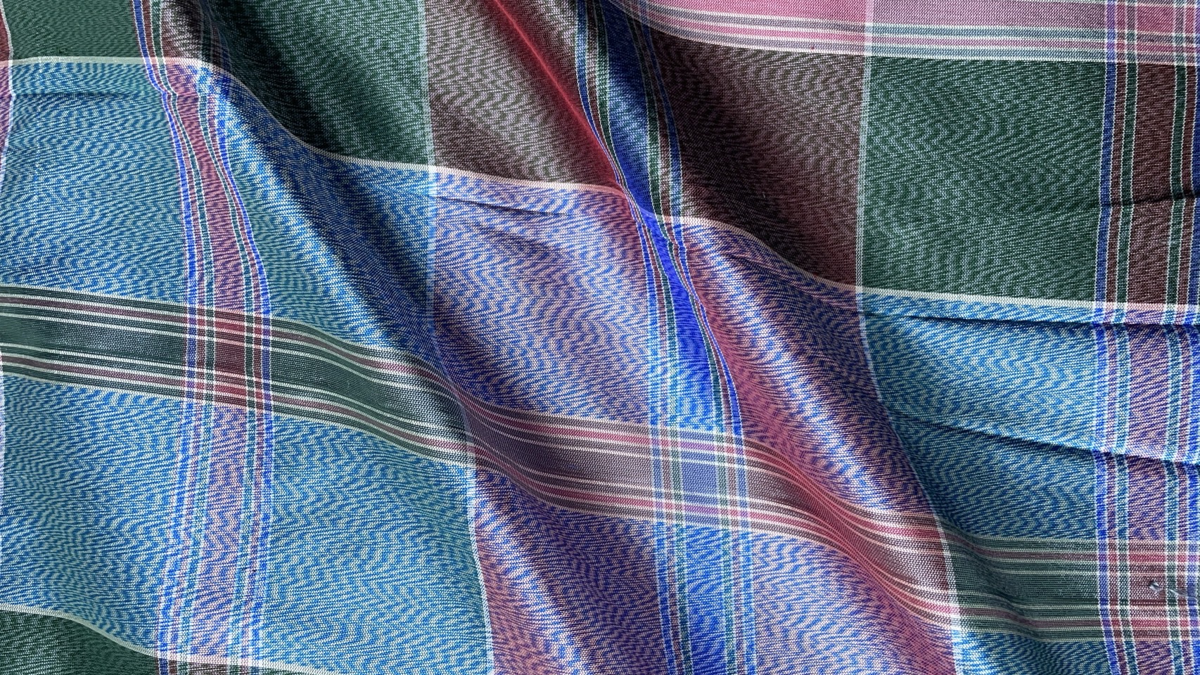 ผ้าไหมโสร่ง ไหมแท้ หางกระรอก สีม่วงสลับคละสี ขายตามความยาวเมตร รหัส R1B-76-P4263