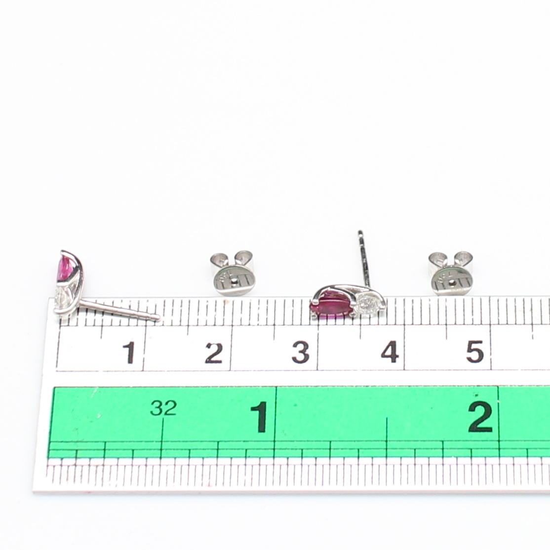 ER25178 ต่างหูทับทิม ประดับเพชรแท้ 2 เม็ด 0.24 กะรัต ทองแท้ 18k นน.รวม 1.3 กรัม