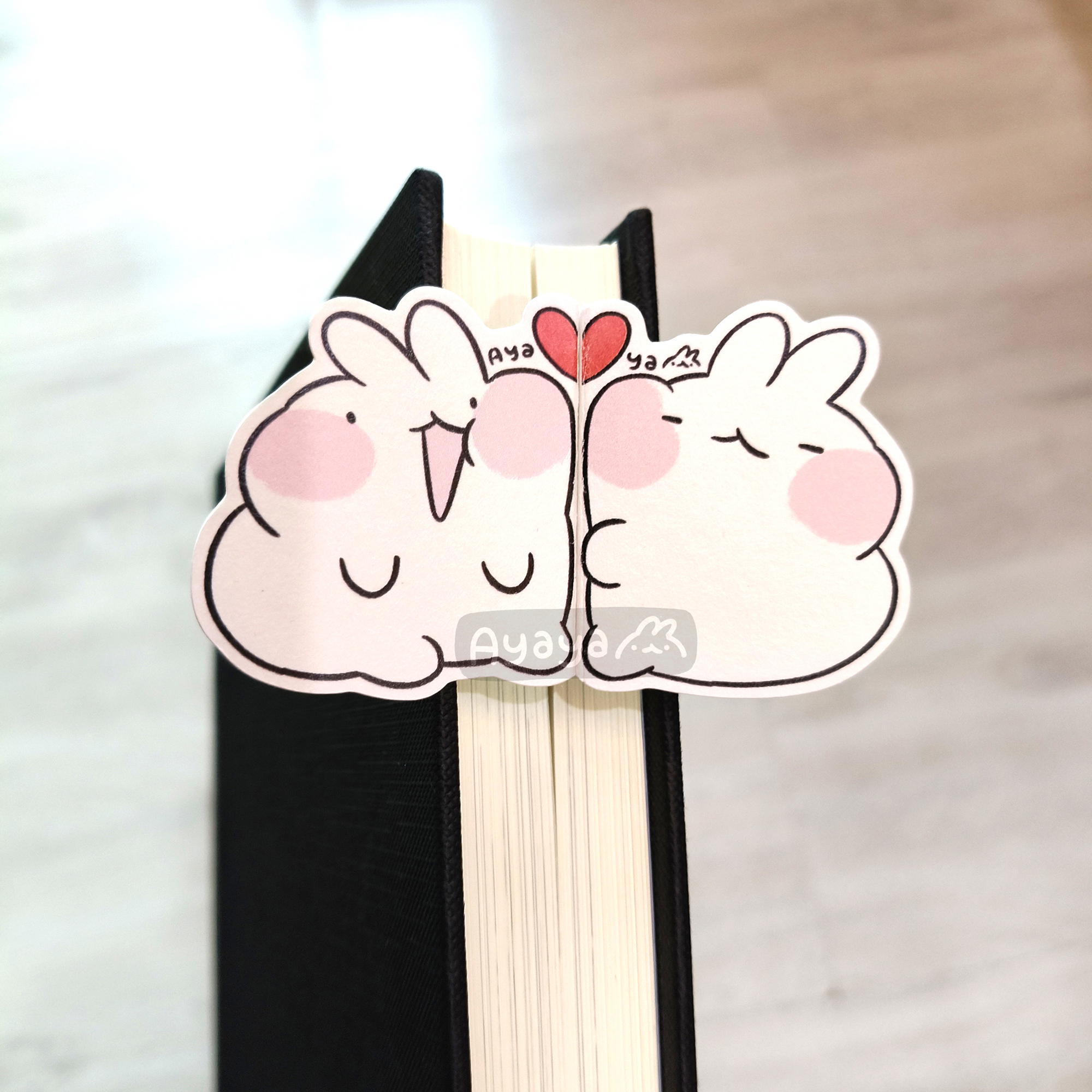 ที่คั่นหนังสือแบบผีเสื้อ ลายกอดกันนะ