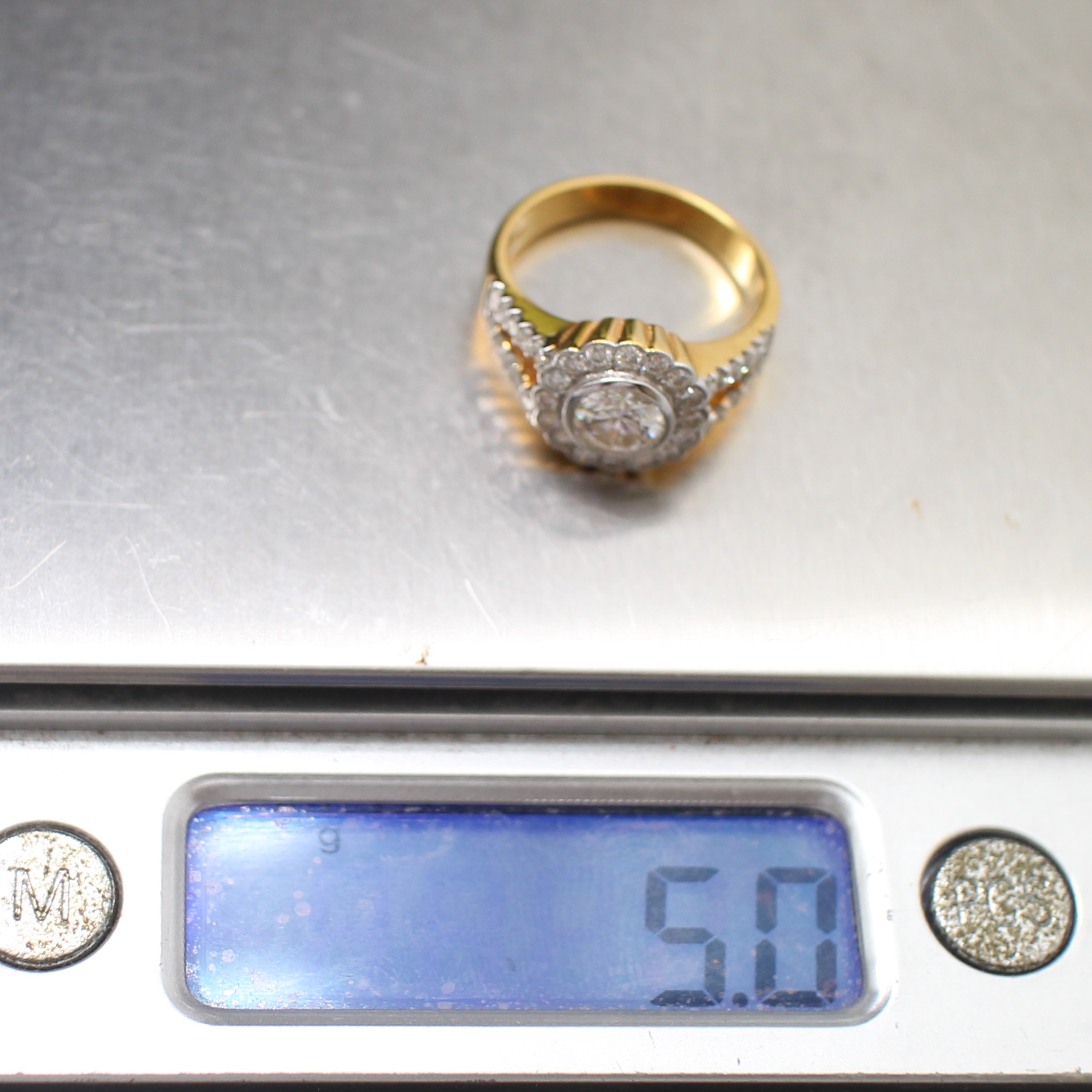 RG250203 แหวนเพชรล้อมเพชร เพชรเม็ดกลาง 0.75 กะรัต ล้อมเพชร 1 กะรัต ทองแท้ 90% น้ำหนัก 3.7 กรัม size 51