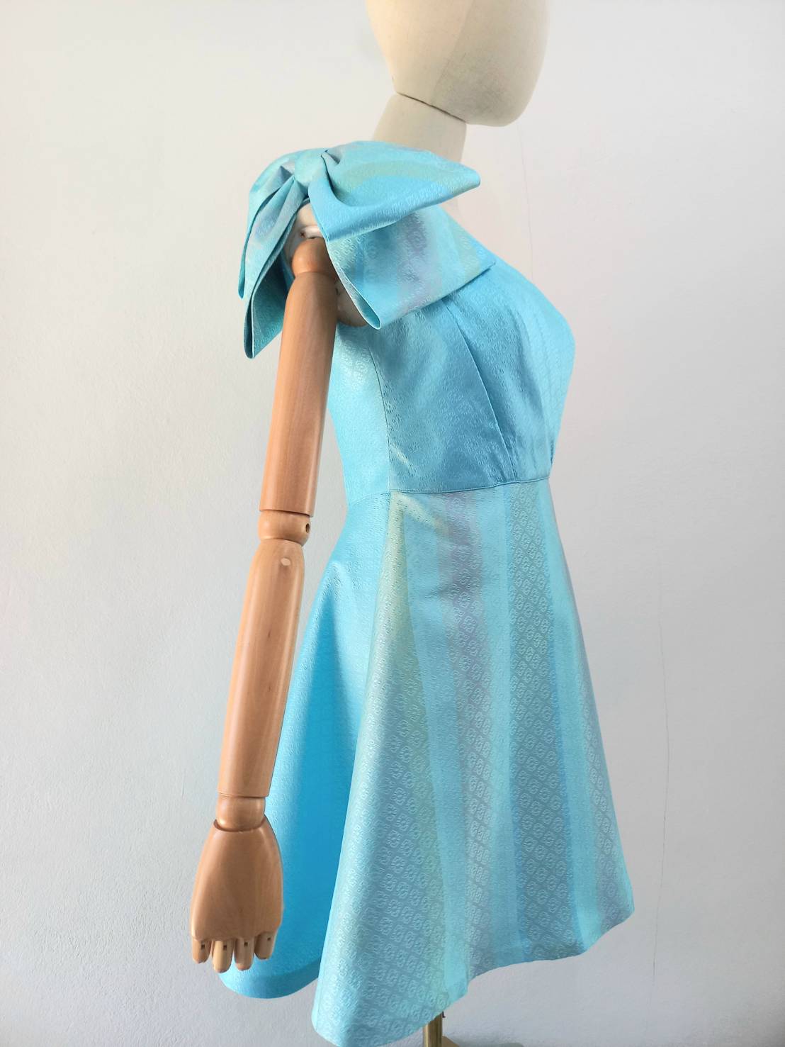 แบบตัดชุด เดรสผ้าไหม (ไม่รวมผ้า) chobmai x ARW รหัส CUT-ARW-11767