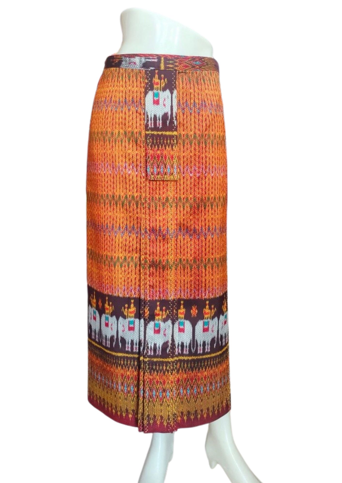 สั่งตัดเย็บ กระโปรงผ้าไหม ตัดเป็นหน้านางกลาง ชายพก (ไม่รวมผ้า) รหัส CUT-PT006